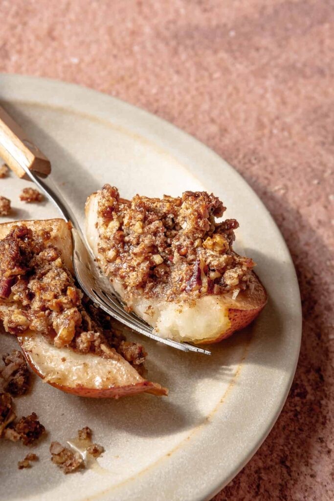 20 Dakikada Paleo Armutlu Crisp: Sağlıklı ve Lezzetli Bir Tatlı Deneyimi!