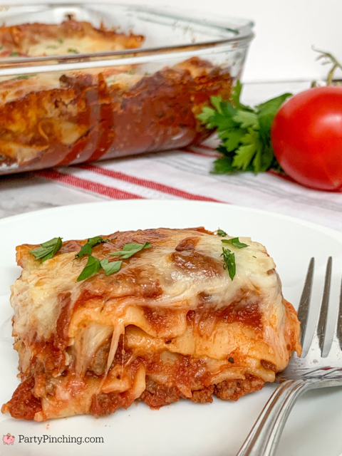 Super Easy Lasagna, 5 ingredient lasagna, kid friendly lasagna, hamburger pizza lasagna, best easy family dinner meal recipe ideas, comfort food recipe ideas, meat cheese noodle prego lasagna