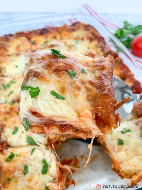 Super Easy Lasagna, 5 ingredient lasagna, kid friendly lasagna, hamburger pizza lasagna, best easy family dinner meal recipe ideas, comfort food recipe ideas, meat cheese noodle prego lasagna