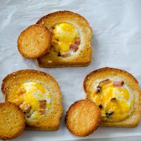 Baked Ham and Egg Toast | realmomkitchen.com