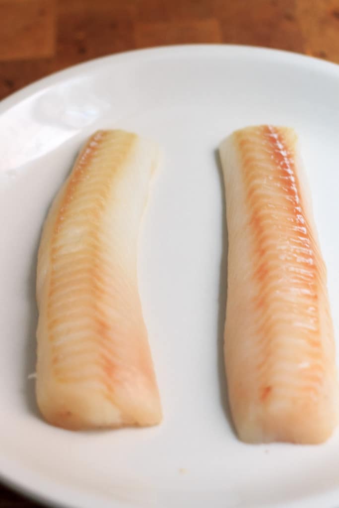 baked oat-crusted cod fillets