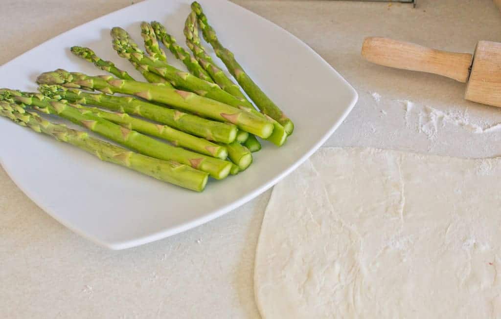 asparagus and ricotta tart rolling out pastry
