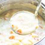 This creamy cauliflower soup is a super fast and easy soup recipe that you have on the table in half an hour. You can make it vegetarian or even vegan. Serve for lunch as a starter or a full meal with some bread. Want to try? Visit fastfoodbistro.com for the full recipe #fastfoodbistro #cauliflowersoup #creamycauliflowersoup #cauliflowercreamsoup #vegetablesoup #soup