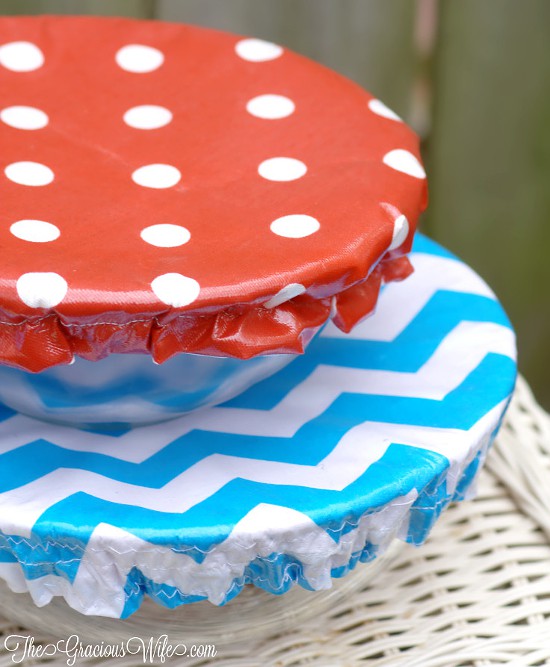How to Make Washable Reusable Bowl Covers tutorial- a DIY sewing project perfect for summer, picnics, and cookouts. These bowl covers are washable, reusable, and even reversible. These DIY Bowl Covers are so cute! Definitely making them for our potlucks!