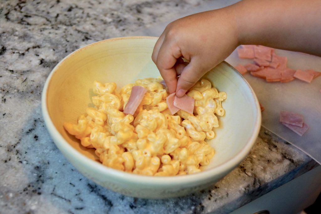 boxed mac and cheese with ham