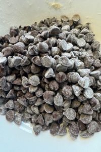 Try this simple and moist zucchini bread with pudding mix recipe, perfect for breakfast or as a snack. The recipe easily doubles to make a big batch to be shared with friends or frozen for later.