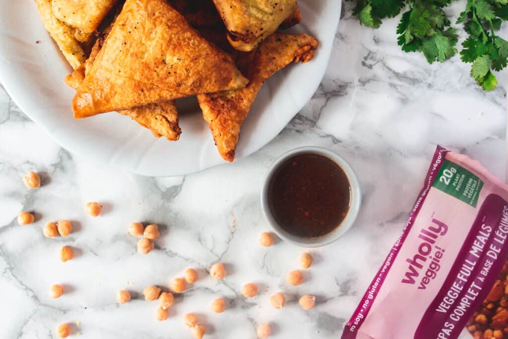 samosas with filling bag