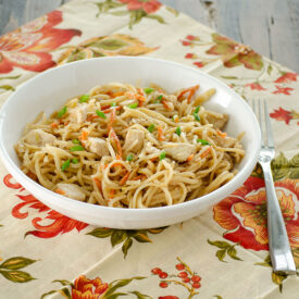 Homemade Chicken Chow Mein | realmomkitchen.com