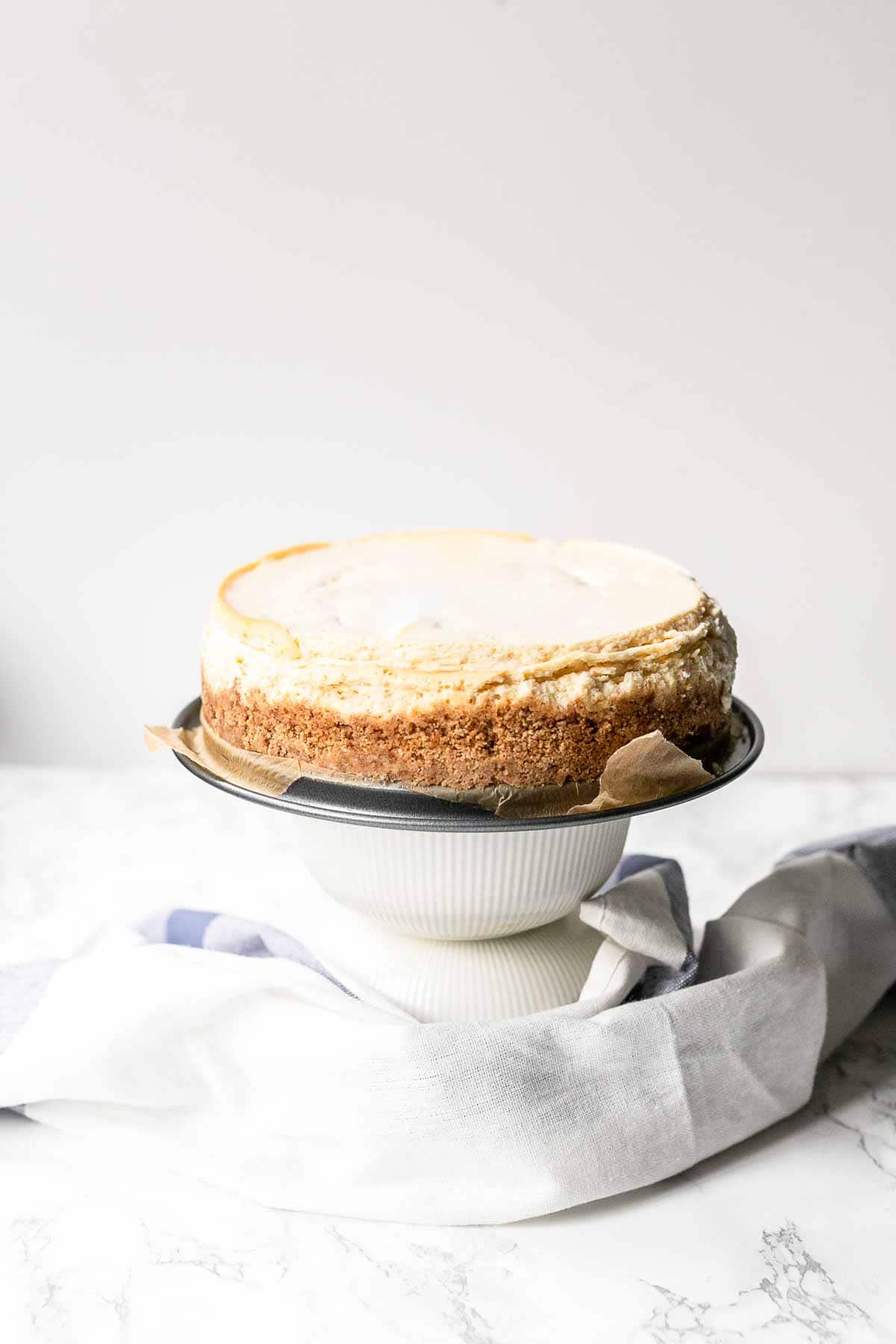 It is soft, rich and slightly dense with a mousse-like consistency. This Instant Pot cheesecake is the best. It is the ultimate dessert that you can prepare in your pressure cooker. Bake this New York cheesecake in about half an hour.