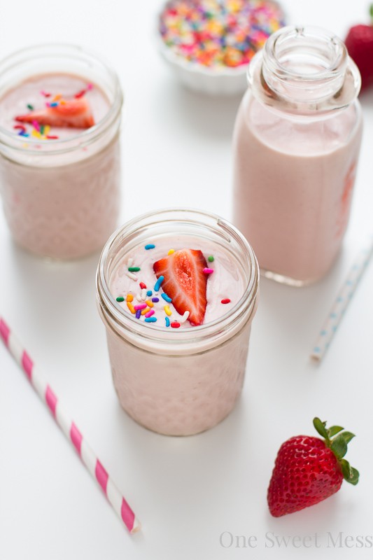 Strawberry-Banana Cake Batter Smoothie 