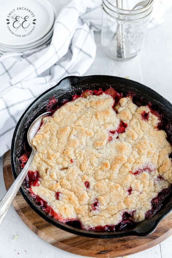 Easy Rhubarb Cobbler