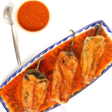 Bacon and Ground Beef Chiles Rellenos #chilesrellenos #whole30chilesrellenos #mexicanrecipes