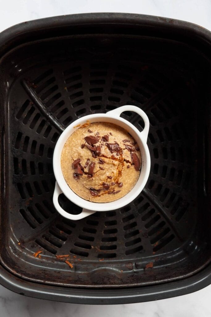 air fryer baked oats with chocolate chips