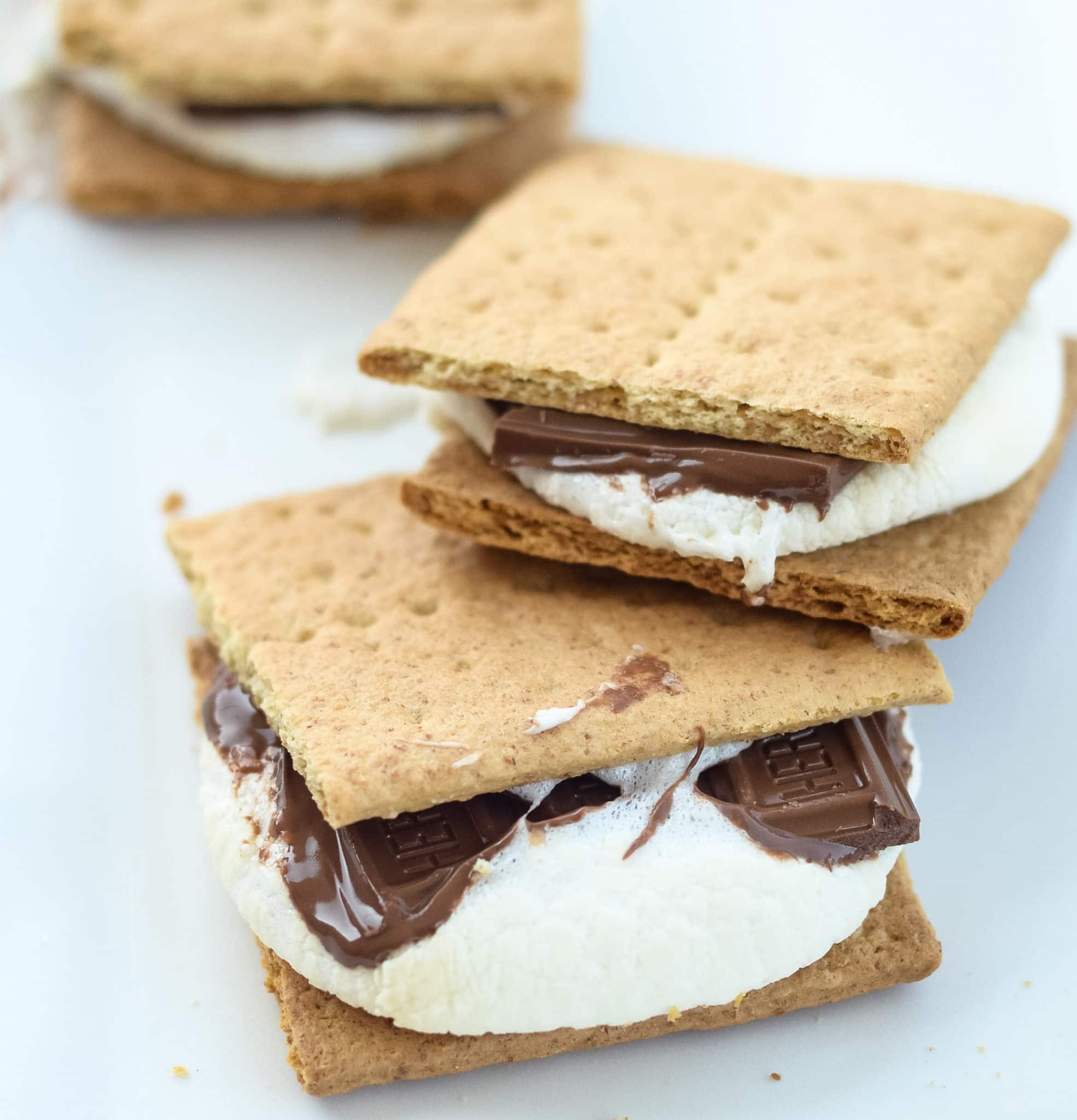 Easy Air Fryer S'mores