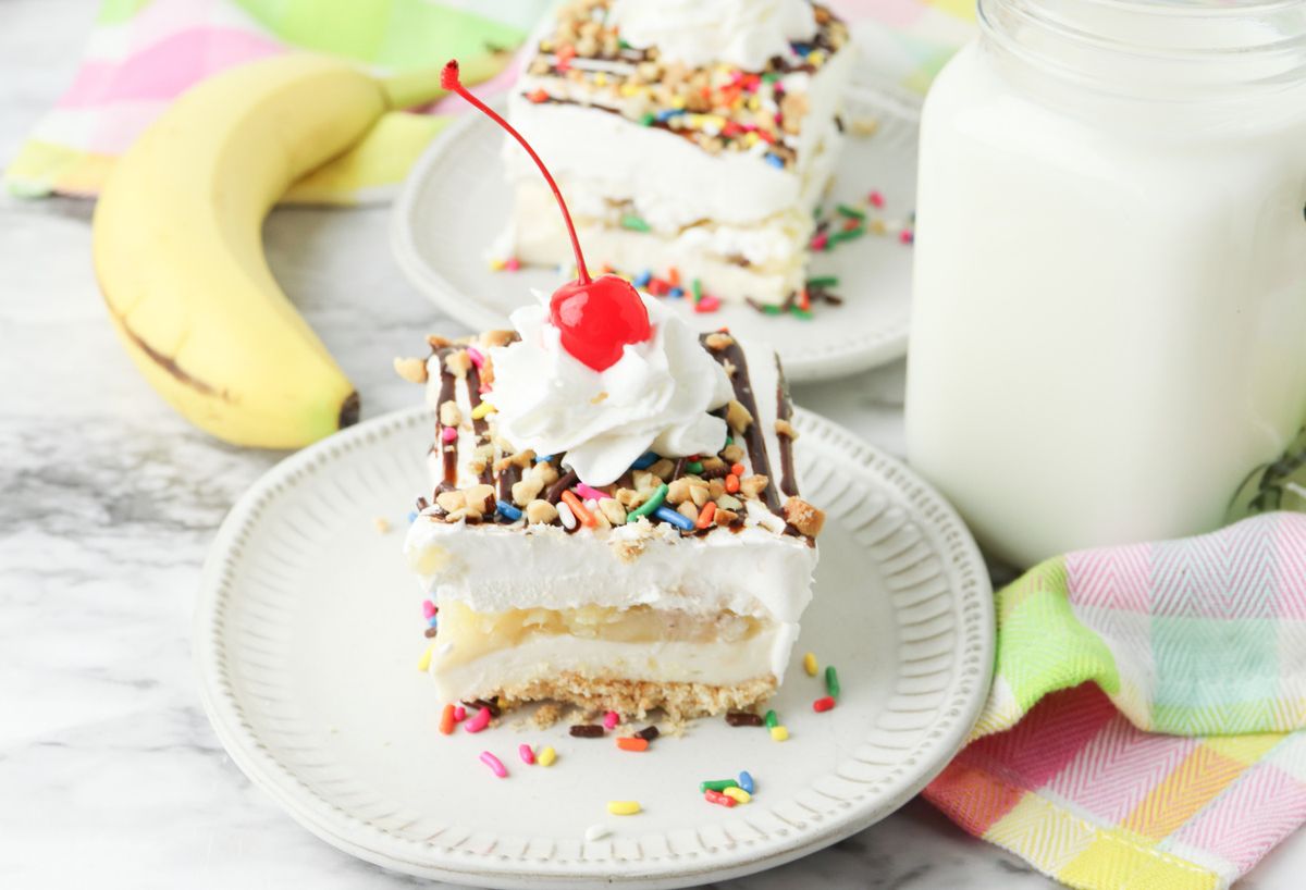 banana-split-cake-recipe