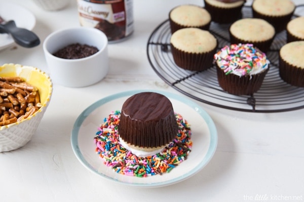 Birthday Cupcake Decorating Party from thelittlekitchen.net Birthday Cupcake Decorating Party from thelittlekitchen.net