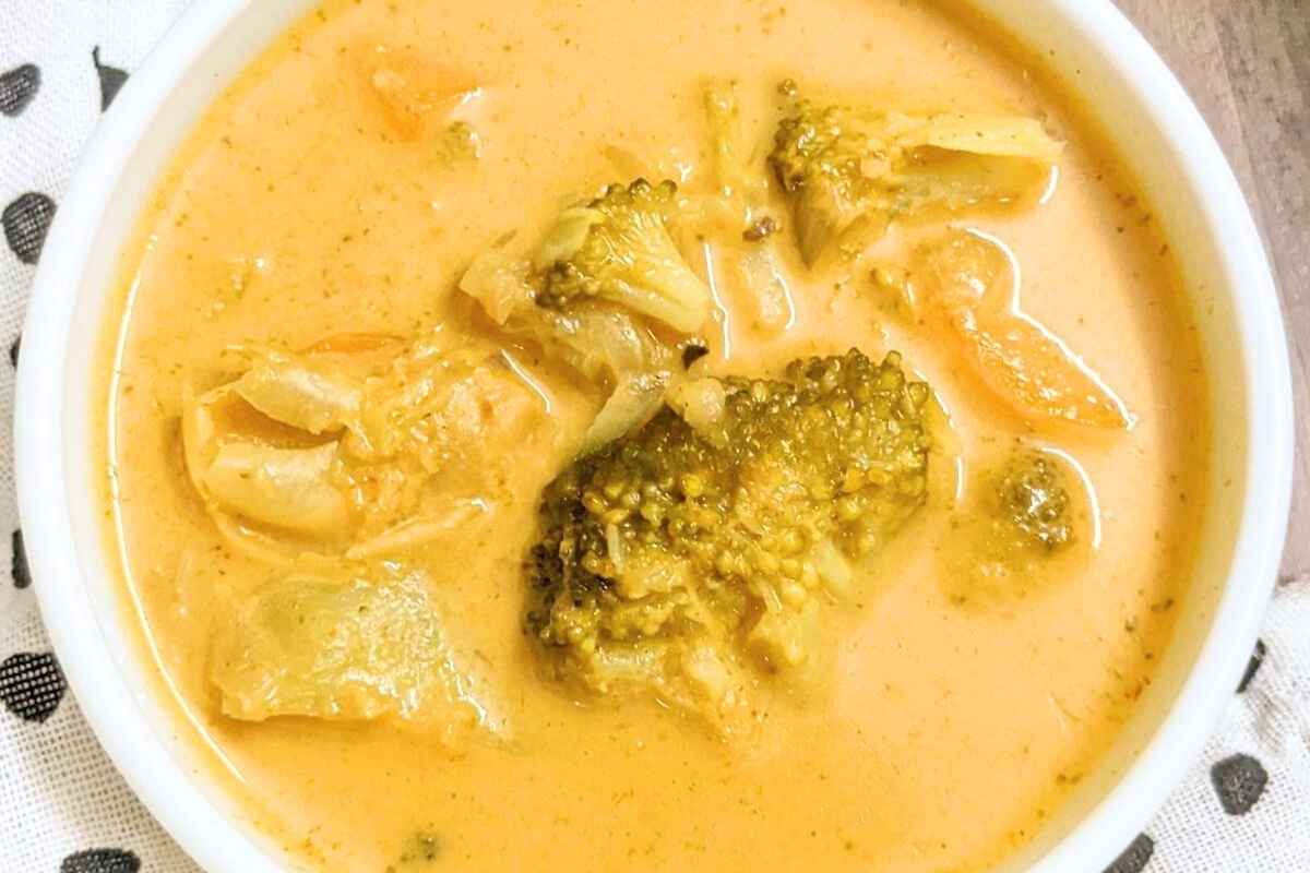 A bowl of broccoli and bean soup