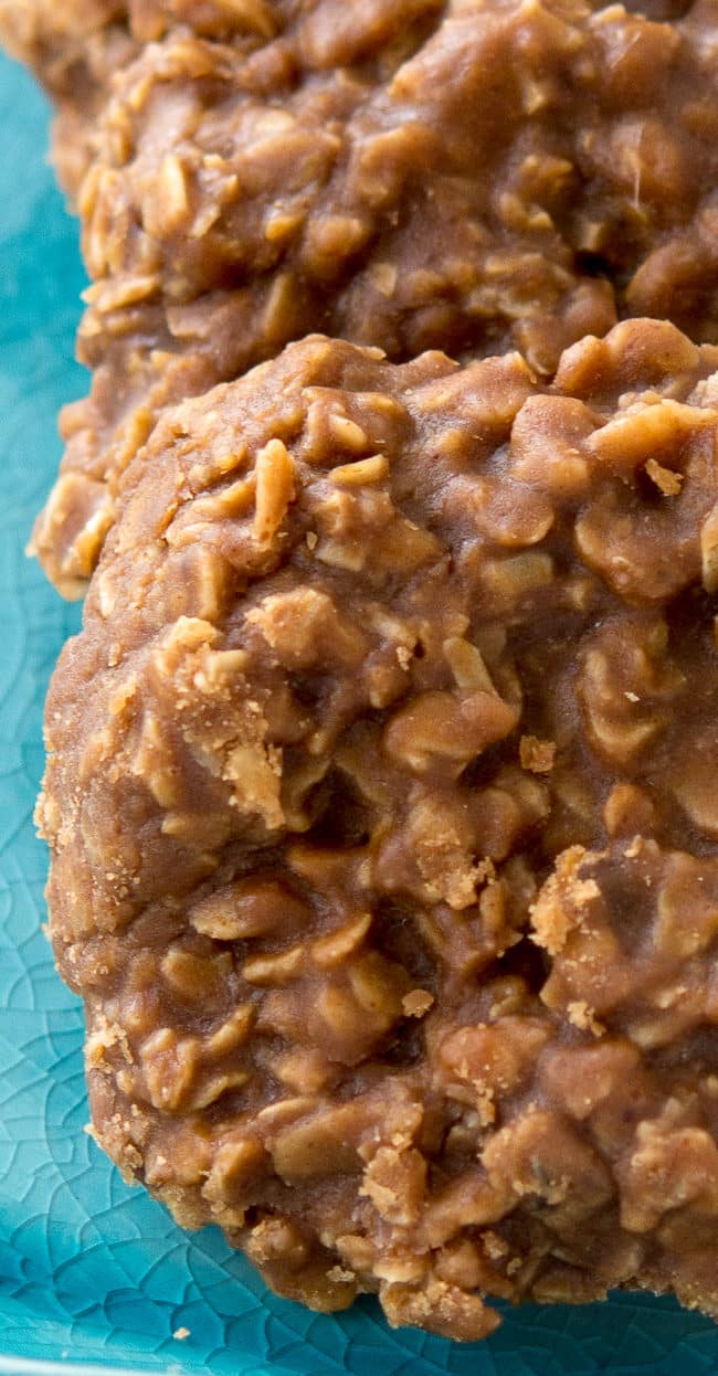 Chocolate No-Bake Cookies Recipe - These classic no-bake cookies are so easy to make!