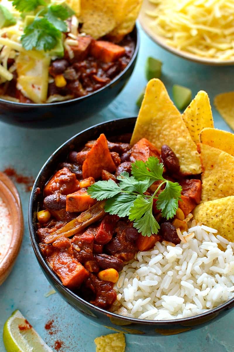 Easy veggie chilli recipe - a quick, easy, healthy and delicious recipe for vegan chilli