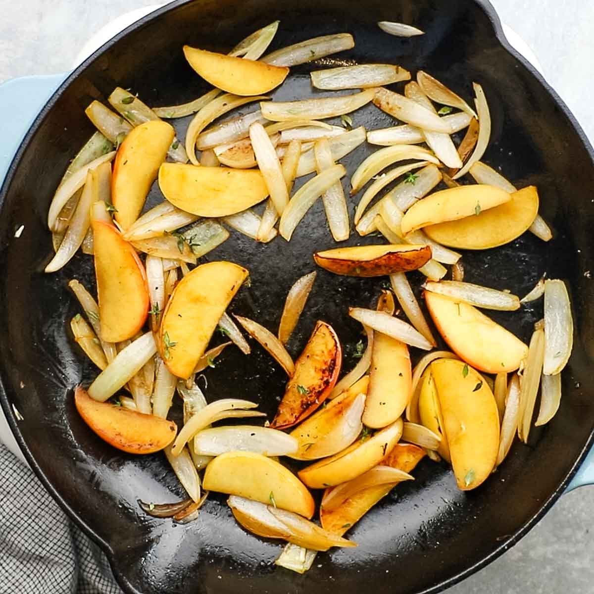 thyme added to the apples and onions