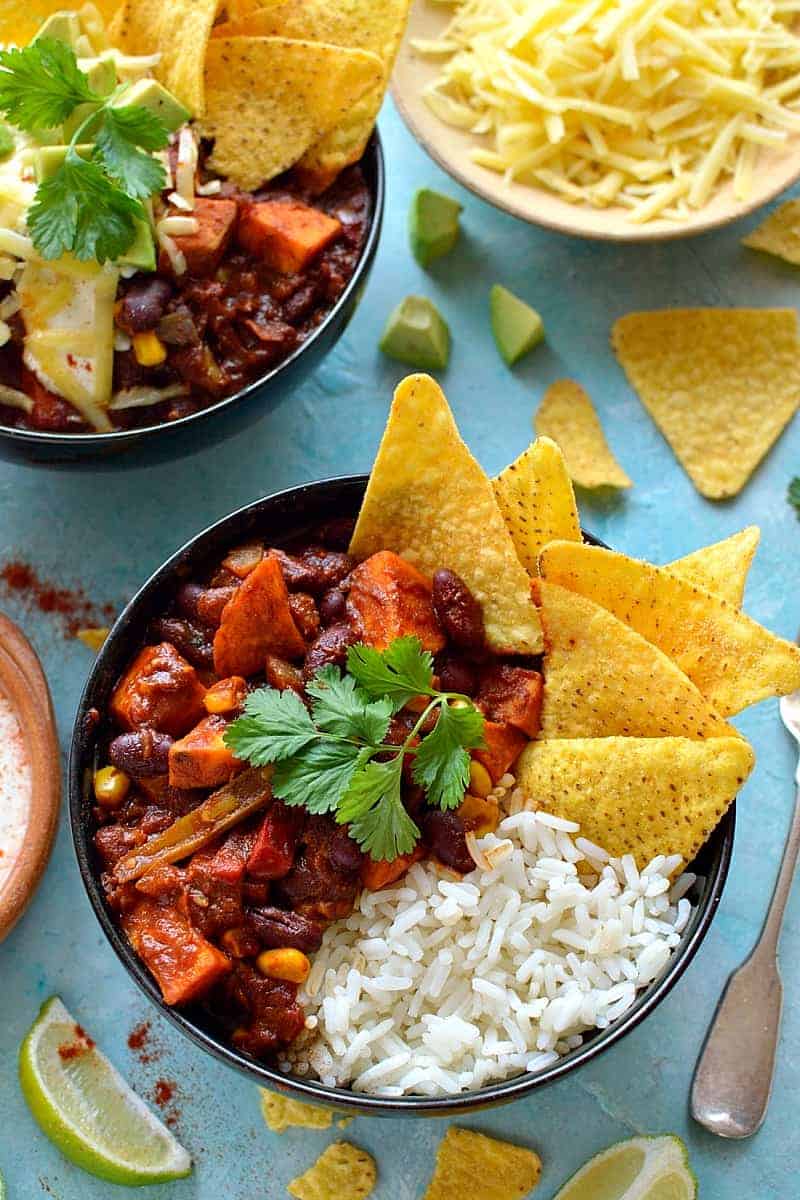 Easy veggie chilli recipe - a quick, easy, healthy and delicious recipe for vegan chilli
